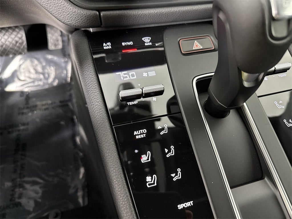 2025 Porsche Macan AWD