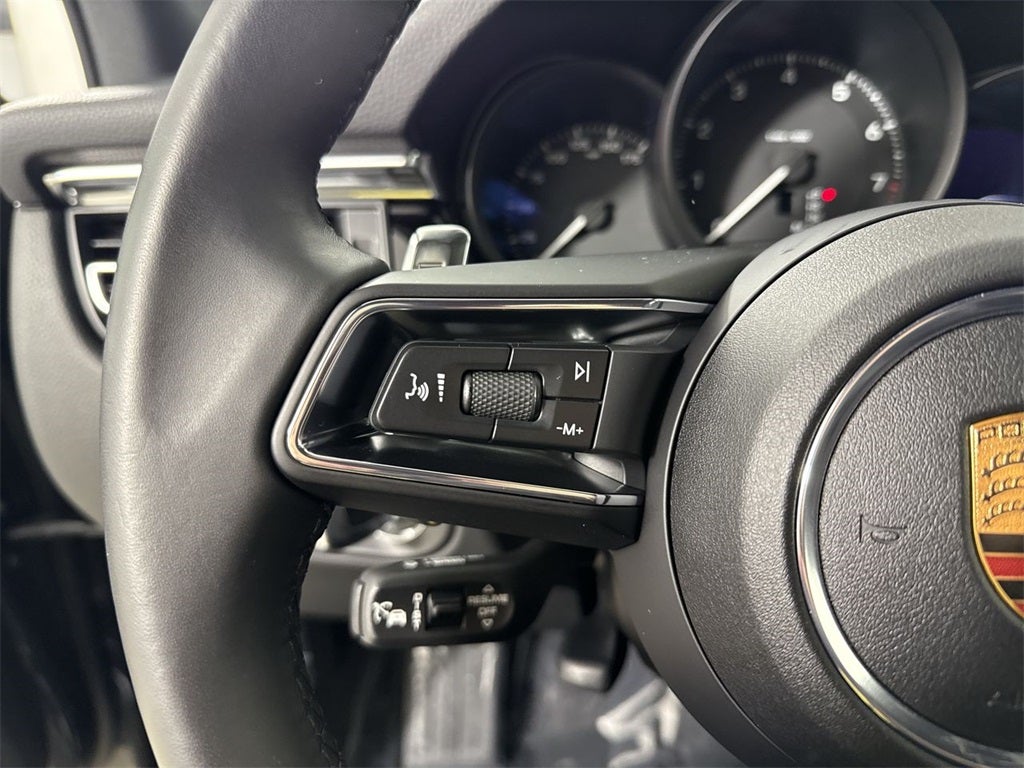 2025 Porsche Macan AWD
