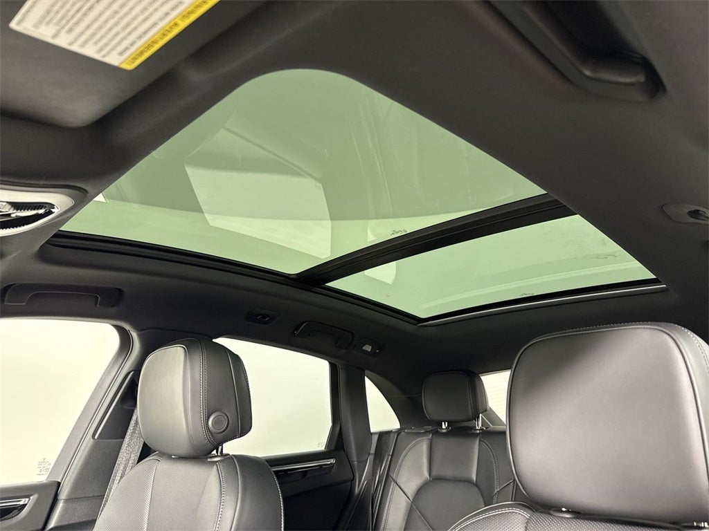 2025 Porsche Macan AWD