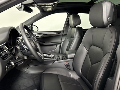 2025 Porsche Macan AWD