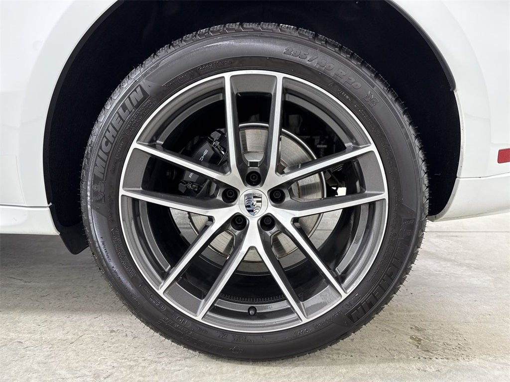 2025 Porsche Macan AWD