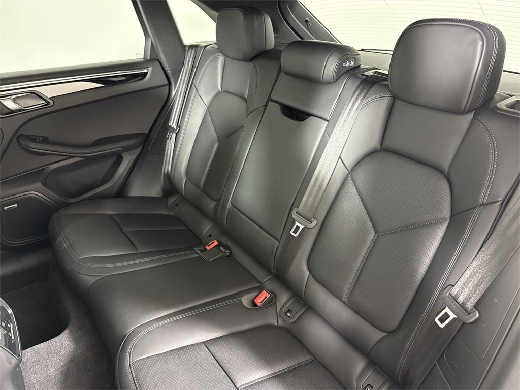 2025 Porsche Macan AWD