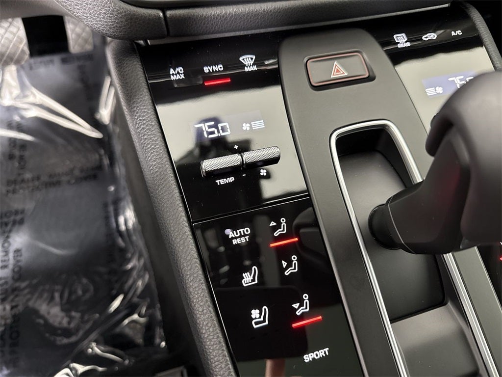 2025 Porsche Macan AWD