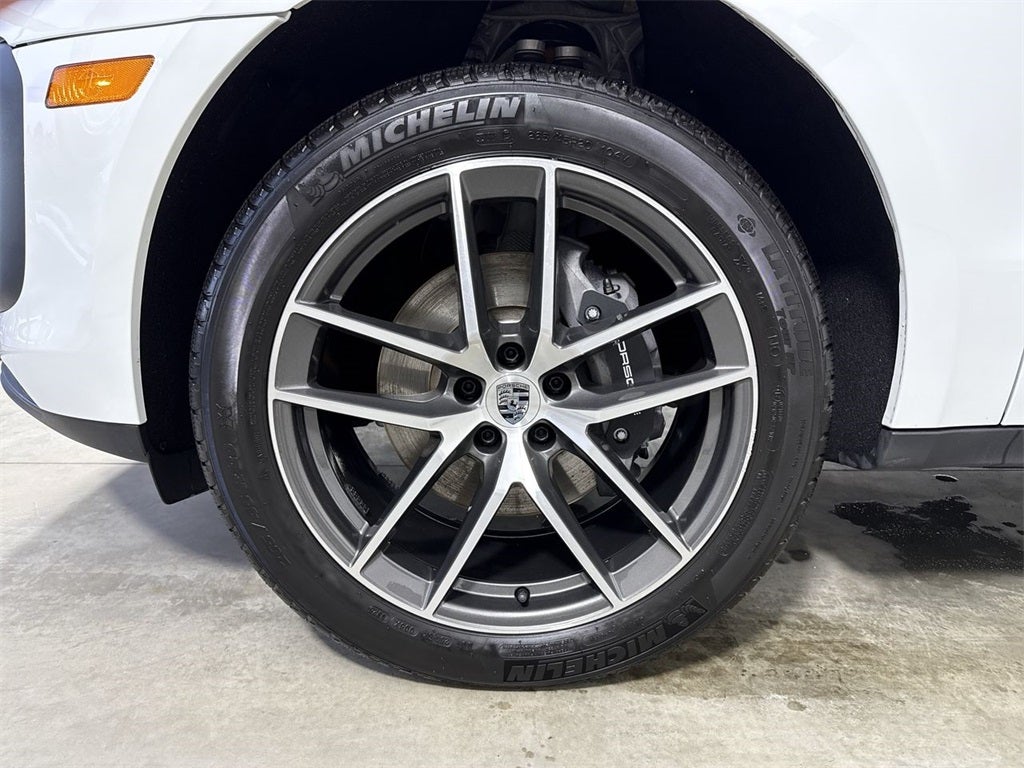 2025 Porsche Macan AWD
