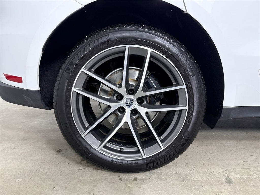 2025 Porsche Macan AWD