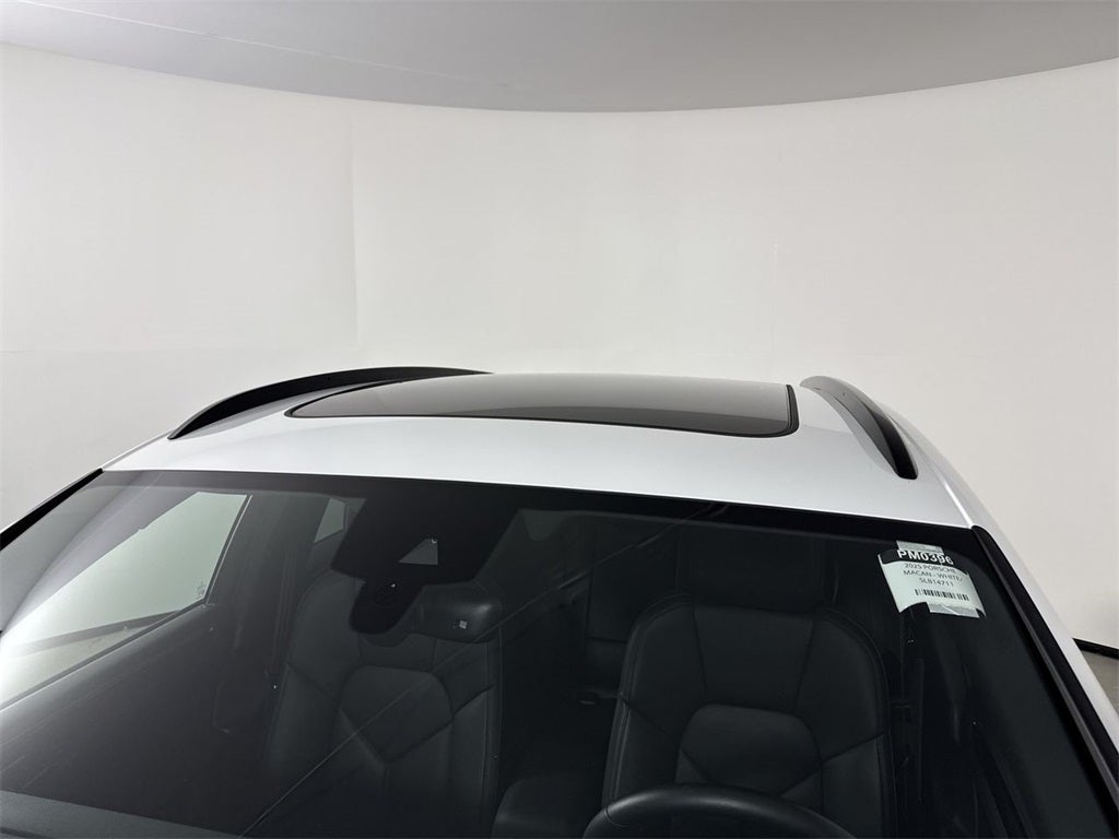 2025 Porsche Macan AWD