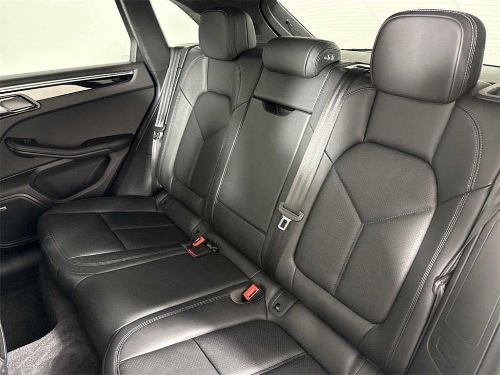 2025 Porsche Macan AWD