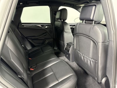 2025 Porsche Macan AWD