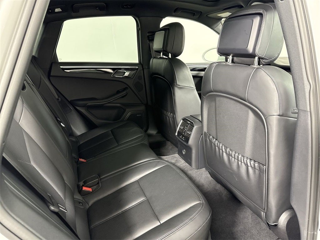 2025 Porsche Macan AWD