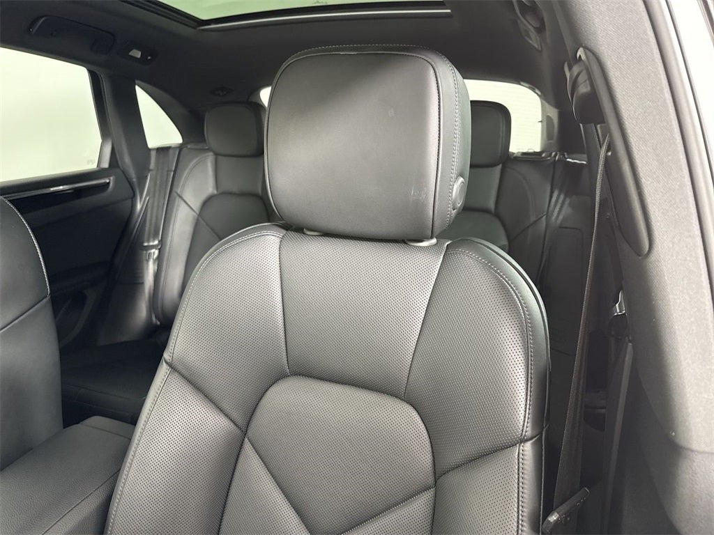 2025 Porsche Macan AWD