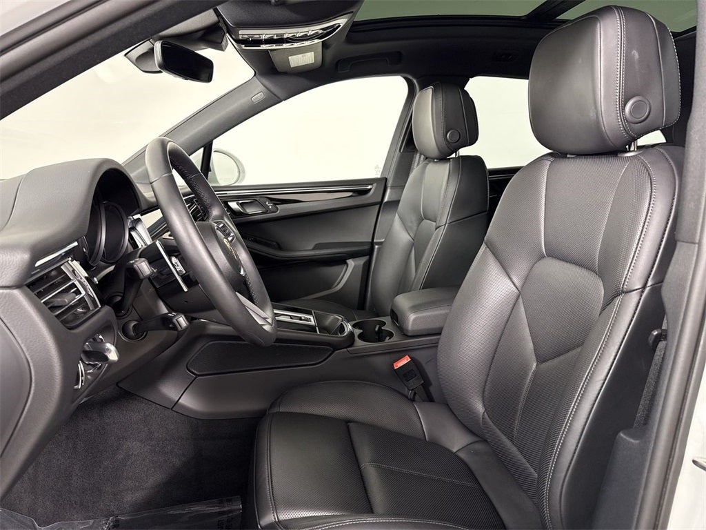 2025 Porsche Macan AWD