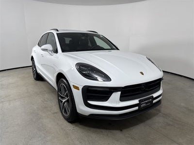 2025 Porsche Macan AWD
