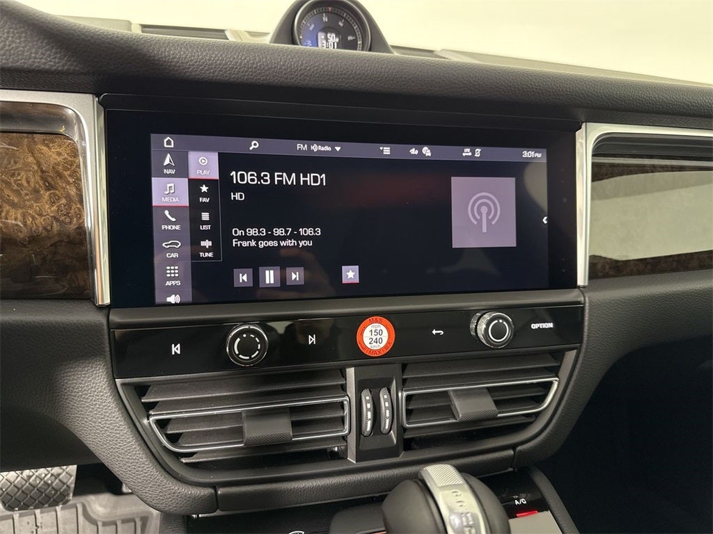 2026 Porsche Macan AWD