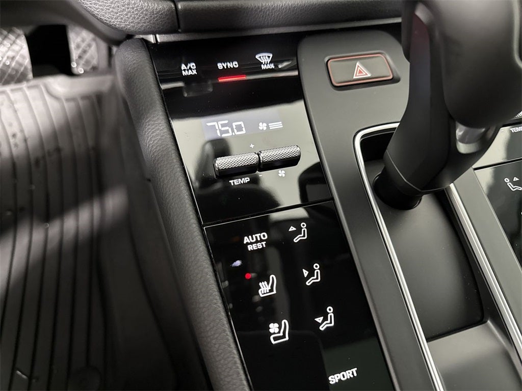 2026 Porsche Macan AWD