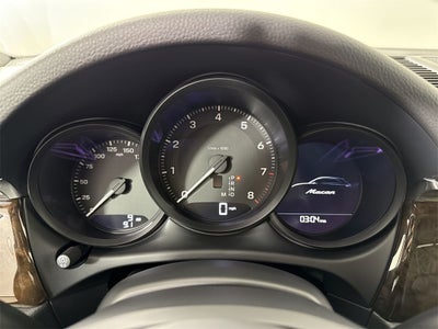 2026 Porsche Macan AWD