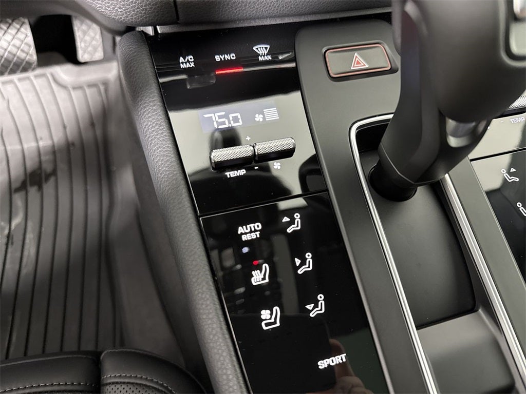 2026 Porsche Macan AWD