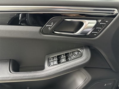 2026 Porsche Macan AWD