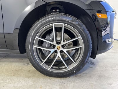 2026 Porsche Macan AWD