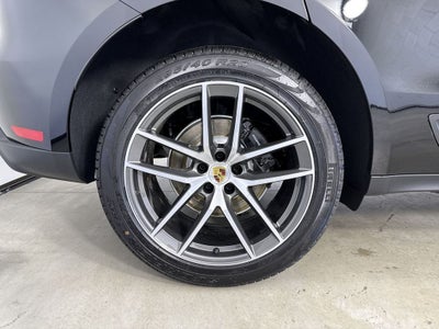 2026 Porsche Macan AWD