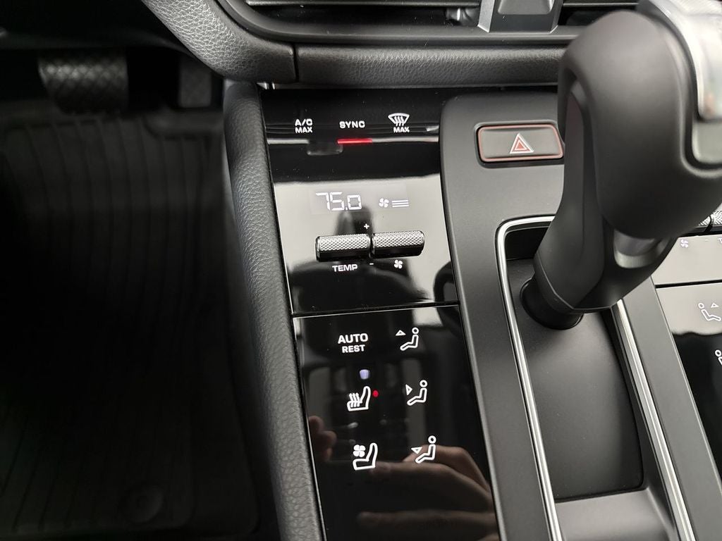 2026 Porsche Macan AWD