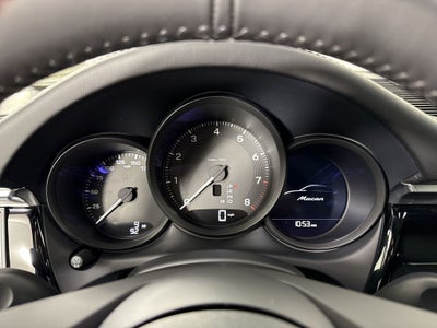 2026 Porsche Macan AWD