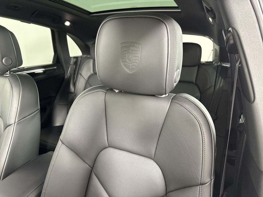 2026 Porsche Macan AWD