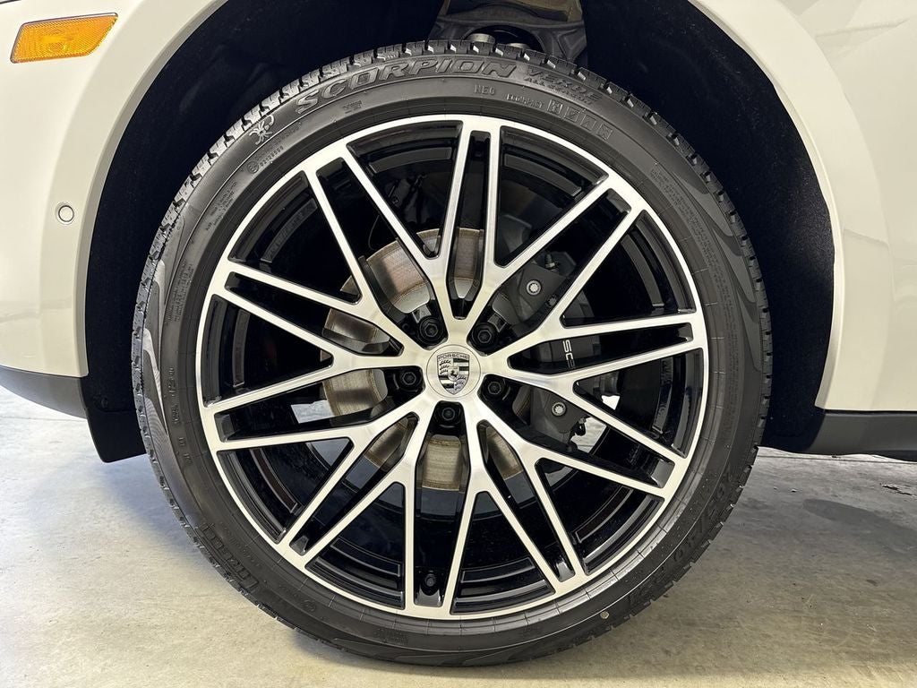 2026 Porsche Macan AWD