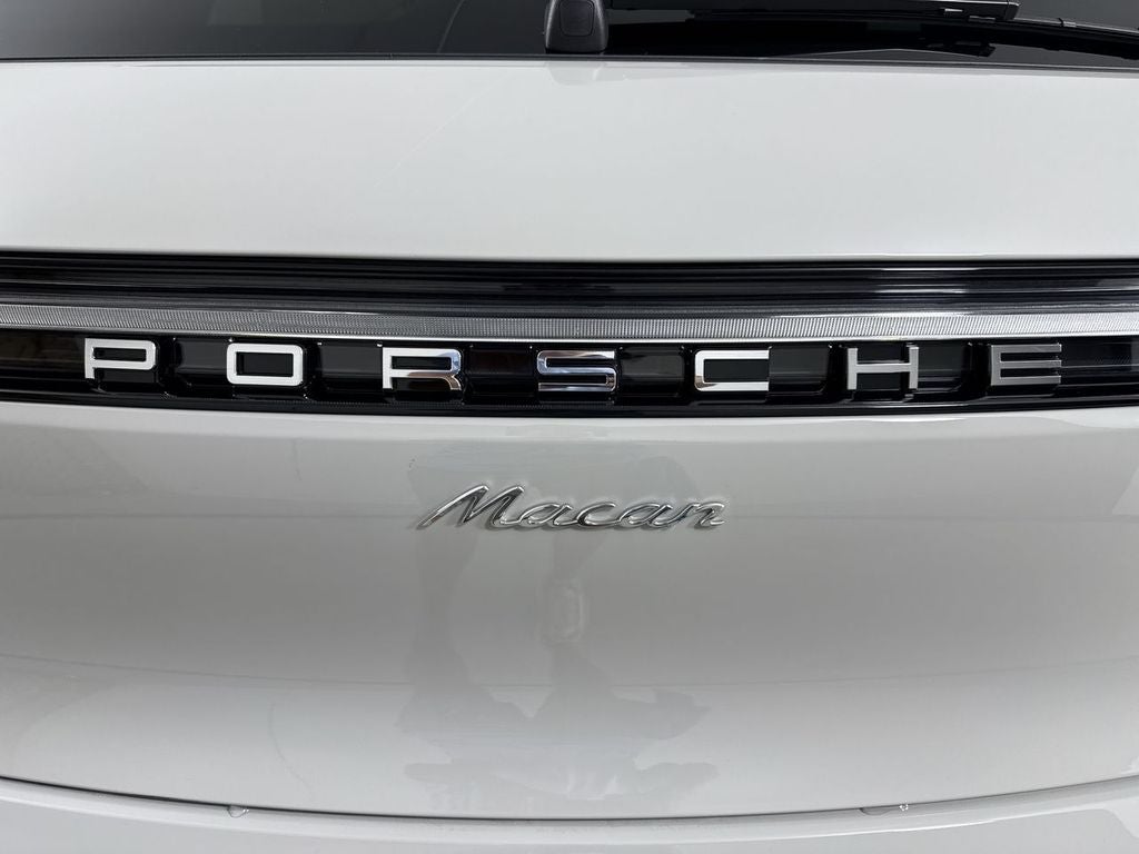 2026 Porsche Macan AWD