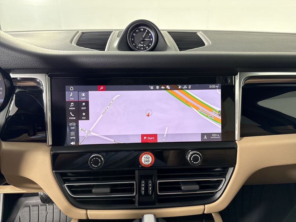 2026 Porsche Macan AWD