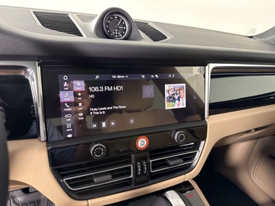 2026 Porsche Macan AWD