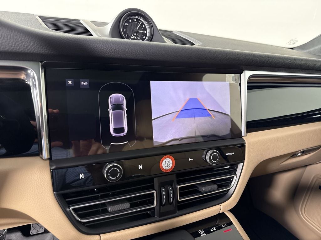 2026 Porsche Macan AWD