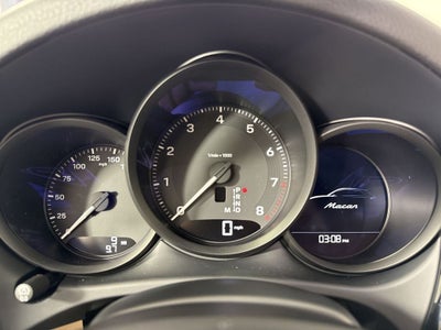 2026 Porsche Macan AWD