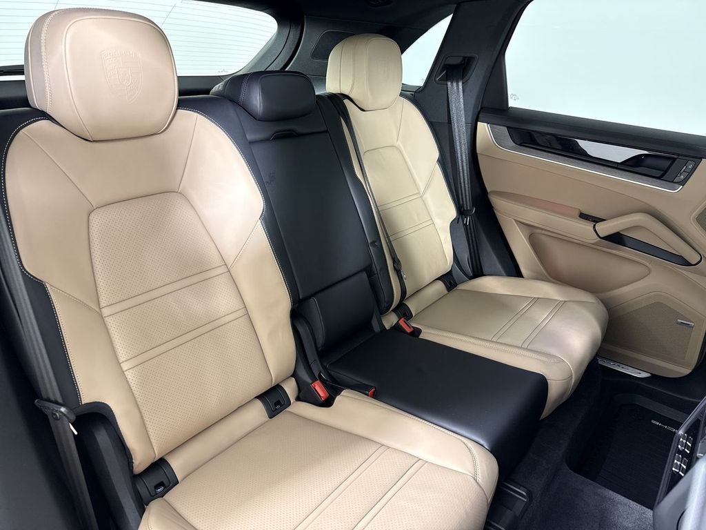 2024 Porsche Cayenne AWD