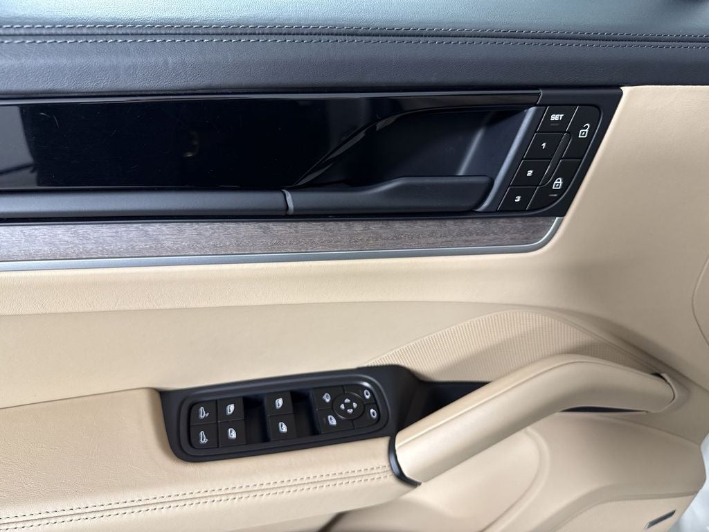 2024 Porsche Cayenne AWD