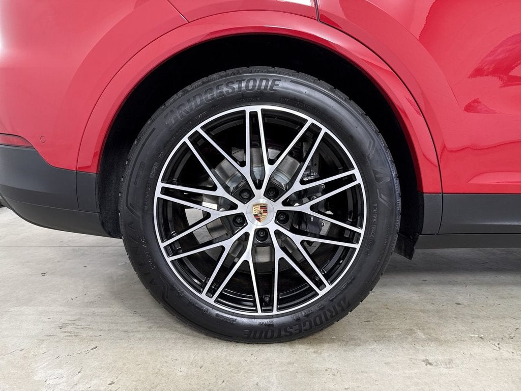 2025 Porsche Cayenne AWD