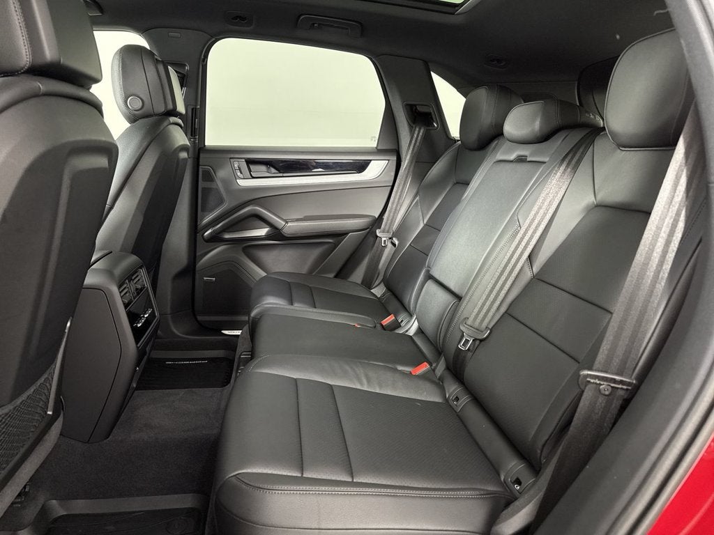 2025 Porsche Cayenne AWD