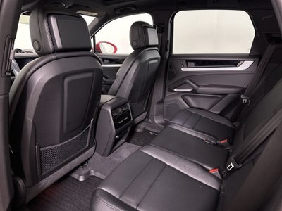 2025 Porsche Cayenne AWD