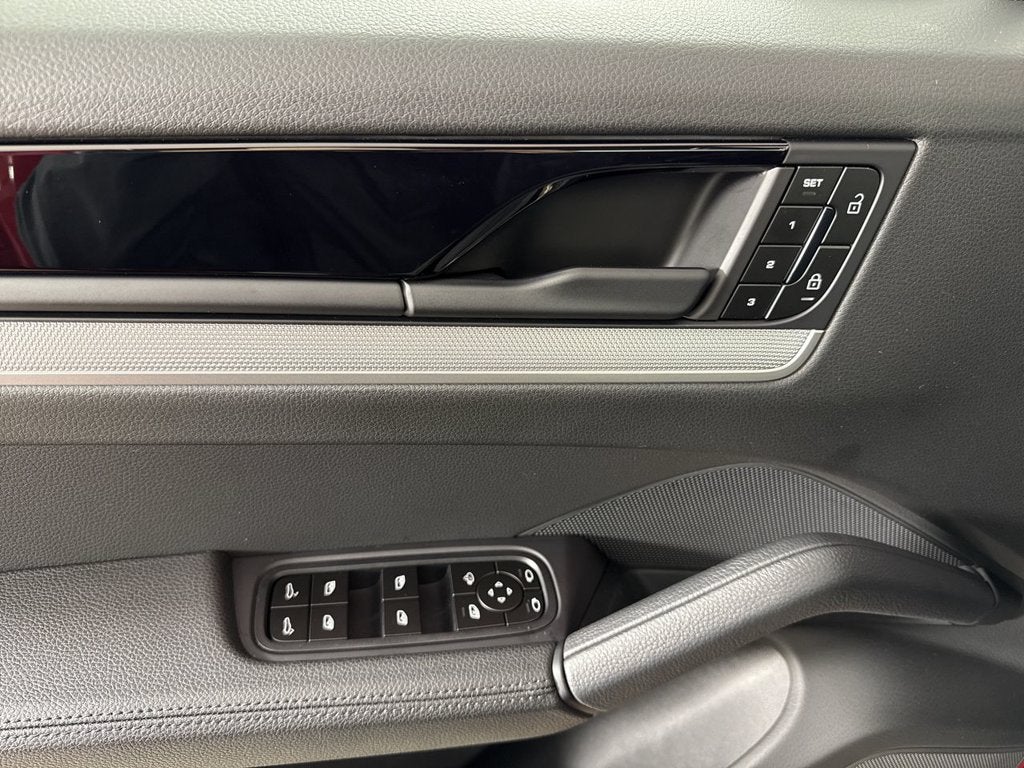 2025 Porsche Cayenne AWD