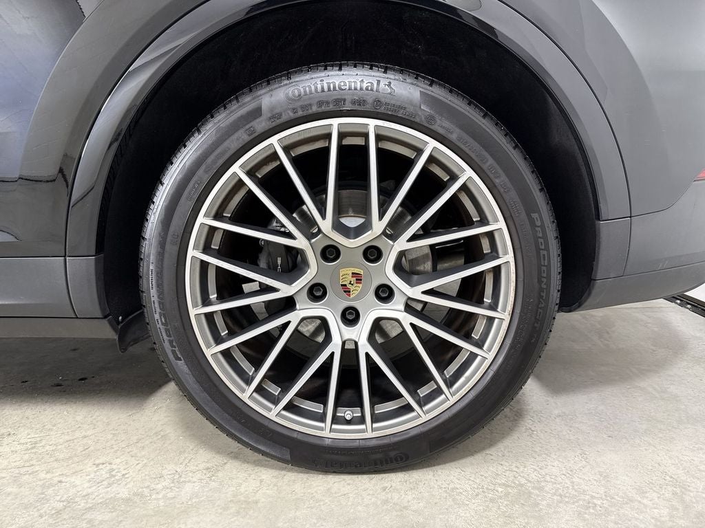 2023 Porsche Cayenne Platinum Edition