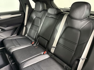 2023 Porsche Cayenne Platinum Edition