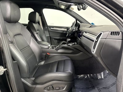 2023 Porsche Cayenne Platinum Edition