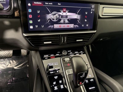 2023 Porsche Cayenne Platinum Edition