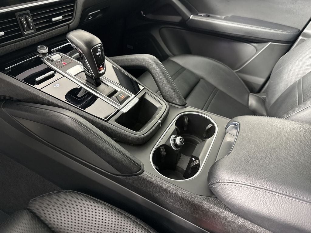 2023 Porsche Cayenne Platinum Edition