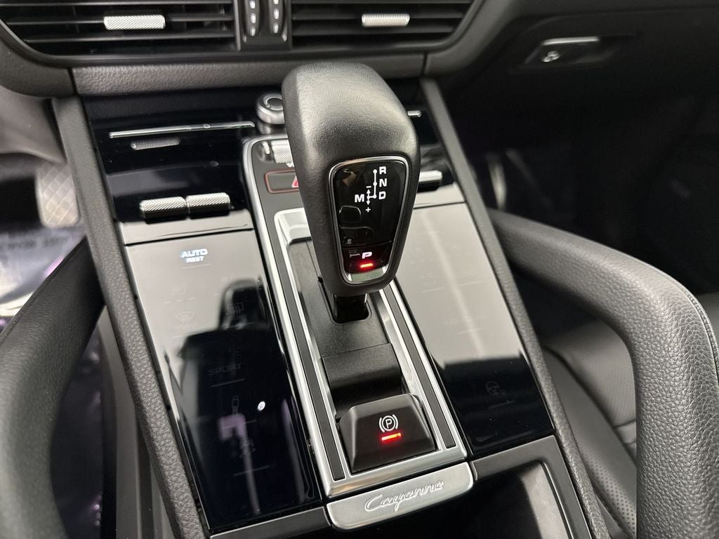 2023 Porsche Cayenne Platinum Edition