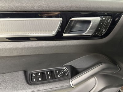2023 Porsche Cayenne Platinum Edition