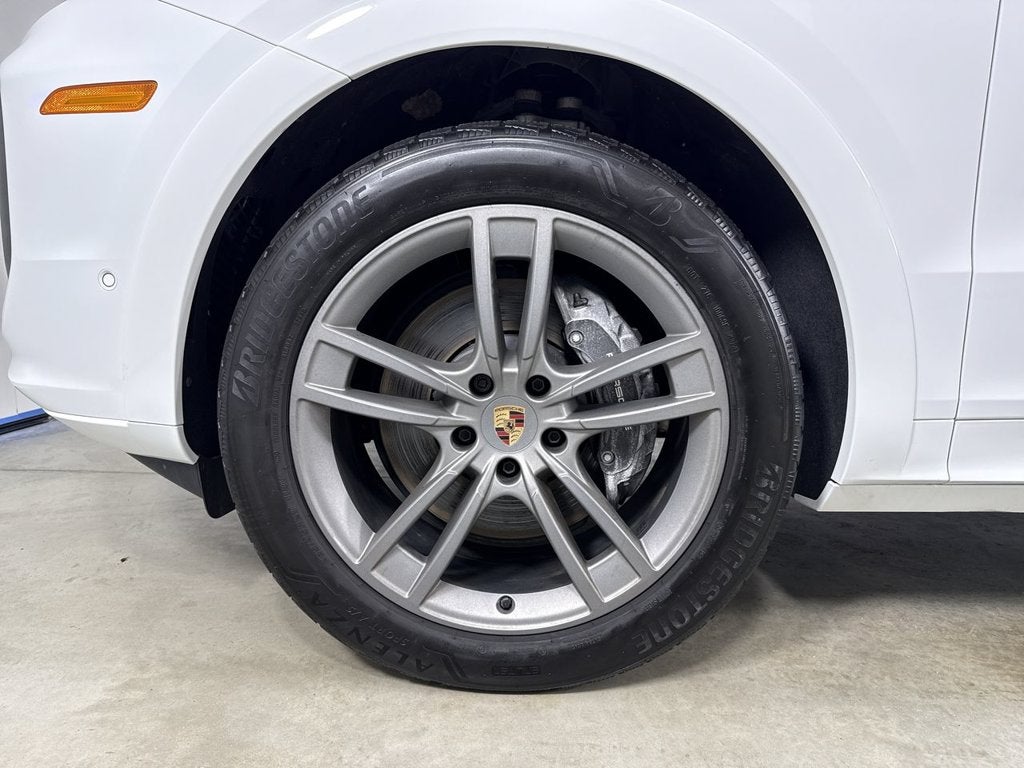 2025 Porsche Cayenne AWD
