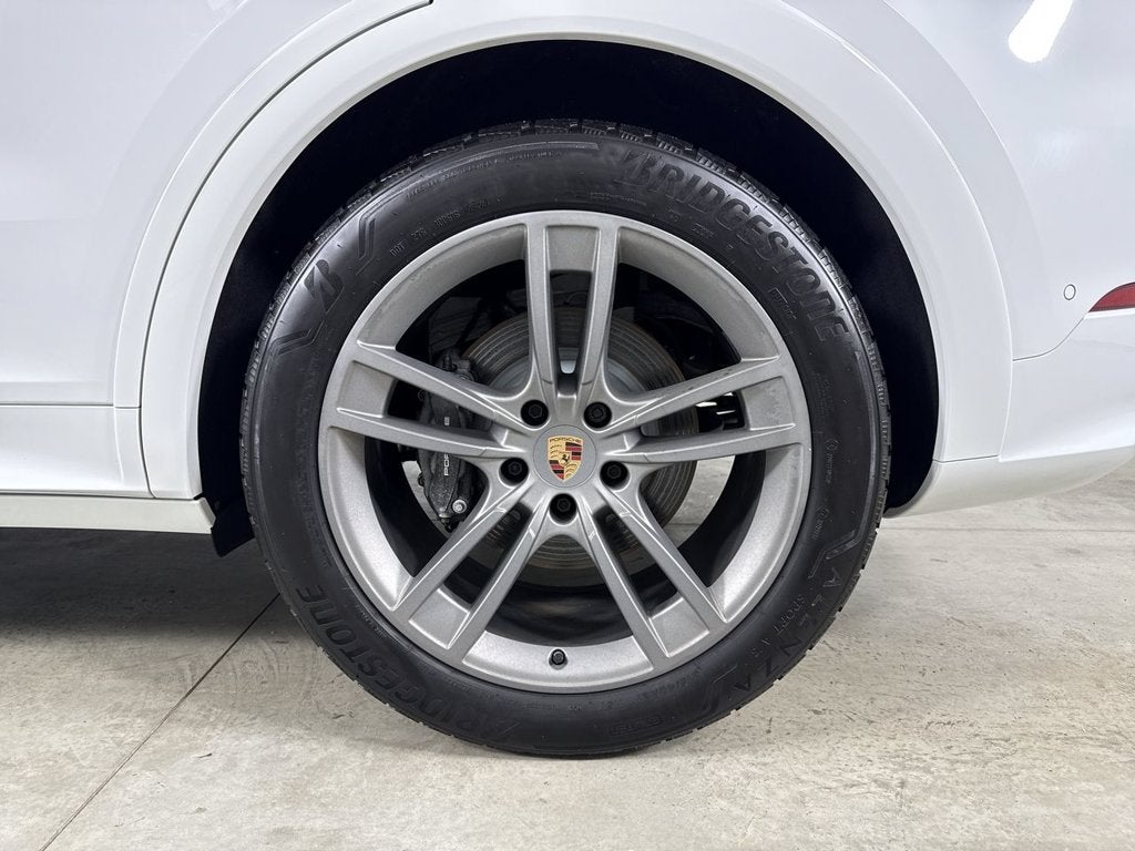 2025 Porsche Cayenne AWD