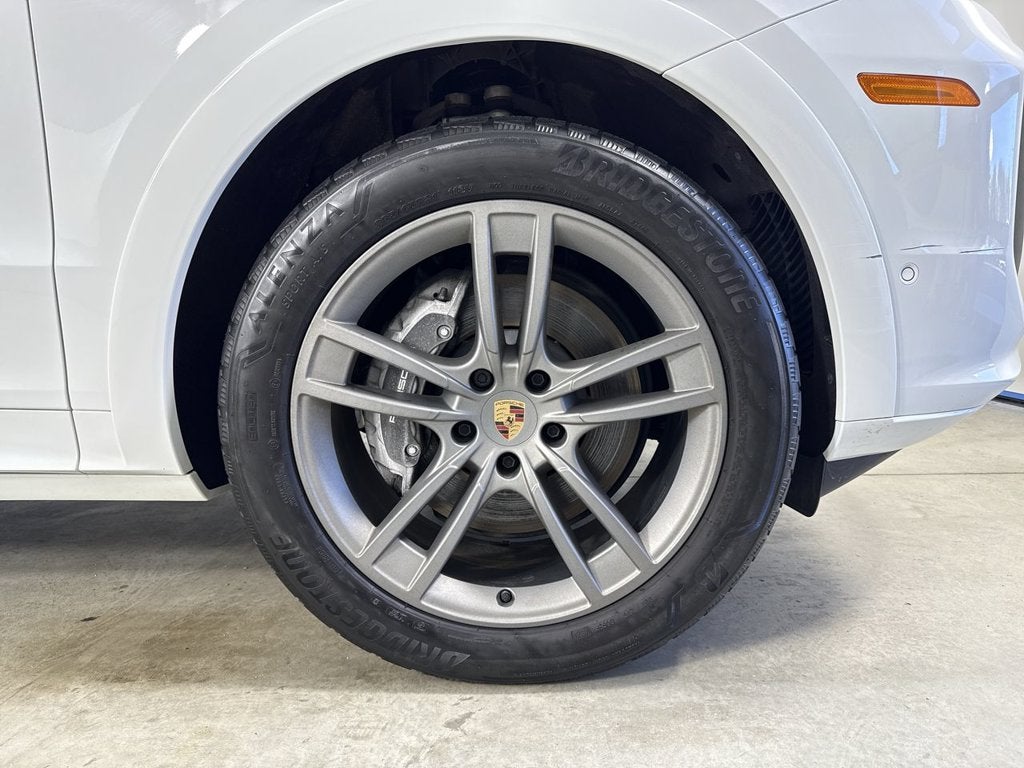 2025 Porsche Cayenne AWD