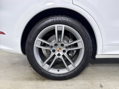 2025 Porsche Cayenne AWD