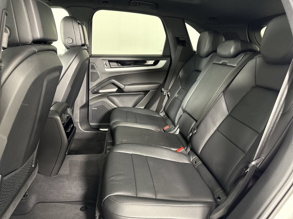 2025 Porsche Cayenne AWD